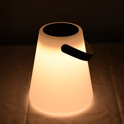 Lampe CONE DEL Solaire et USB-C longue durée avec poignée