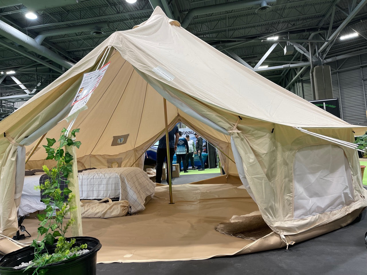VEVOR Tente cloche en toile 100% coton pour 8 personnes VEVOR de 13 pi de  diamètre Tente de camping imperméable en toile et Commentaires - Wayfair  Canada